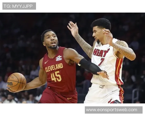 斯波谈球队防守策略强调热巴与米切尔的换防将提升竞争力 斯波谈球队防守策略强调热巴与米切尔的换防将提升竞争力