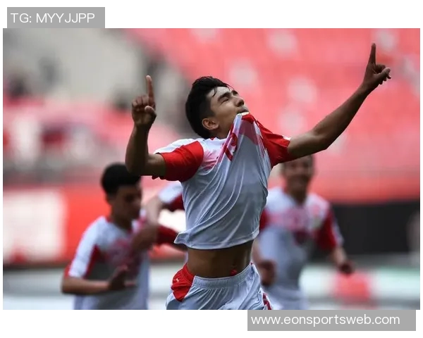 恭贺彭啸荣获中乙年度最佳青年球员愿他在足球之路上不断进步与成长 恭贺彭啸荣获中乙年度最佳青年球员愿他在足球之路上不断进步与成长