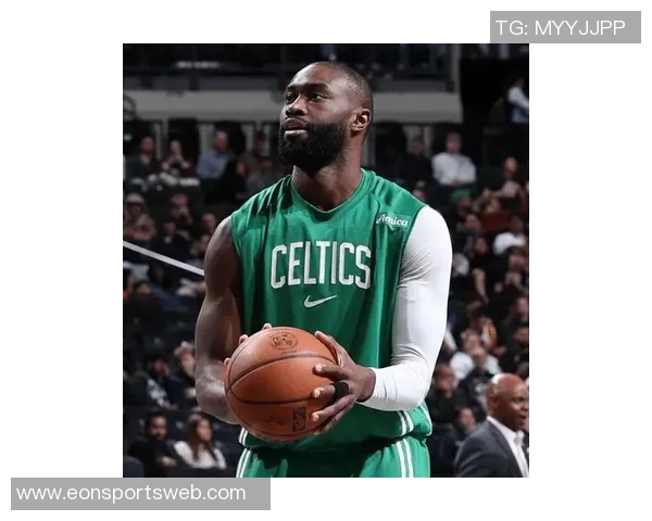 杰伦布朗状态火热14场场均326分69篮板58助攻命中率高达53